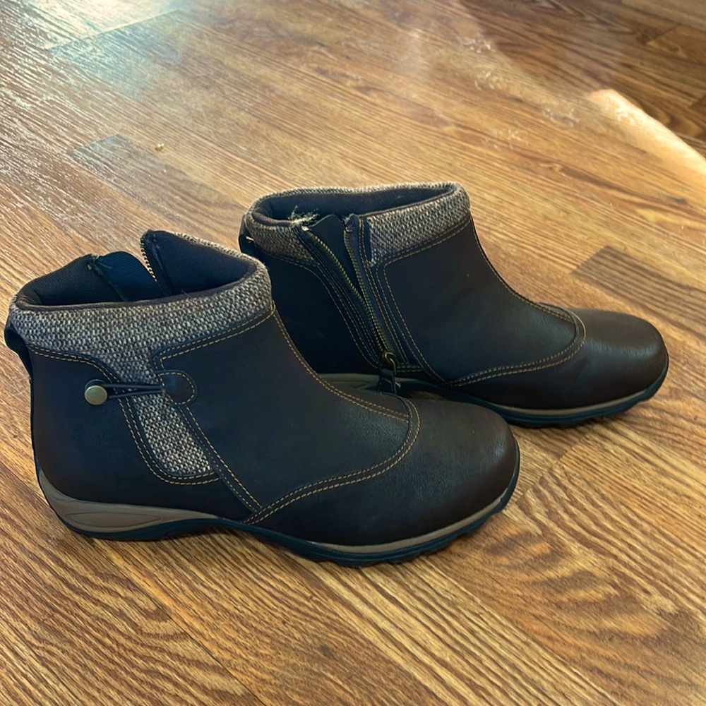 NWOB Eastland Women's Bridget Ankle Boots - Brown 11M